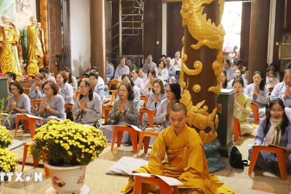Phat Tich Pagoda - Vietnamese spirit in the heart of Vientiane