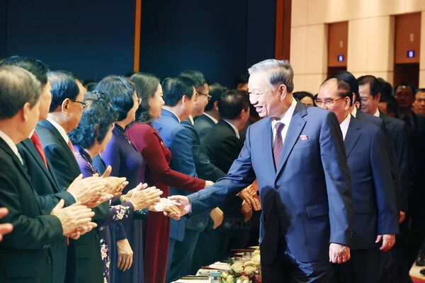 Party chief meets with generations of NA deputies