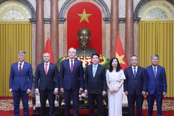 State President receives Chairman of Belarusian House of Representatives