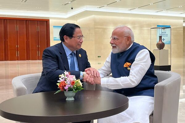 PM meets leaders of countries, int’l organisations on sidelines of SCO Summit