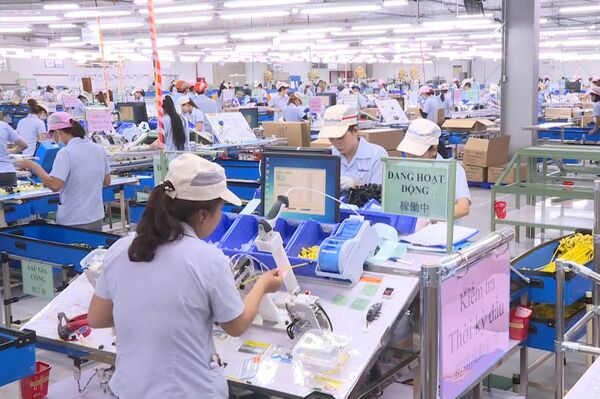 Vietnam’s manufacturing industry at historic crossroads