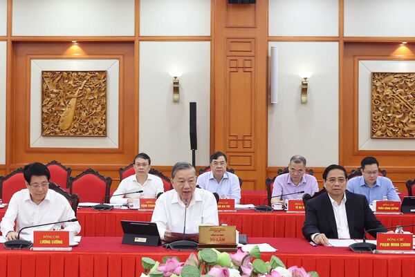Politburo reviews preparations for first National Assembly Party Congress