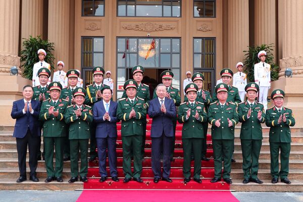 Party chief requests greater efforts to build stronger, dual-use defence industry