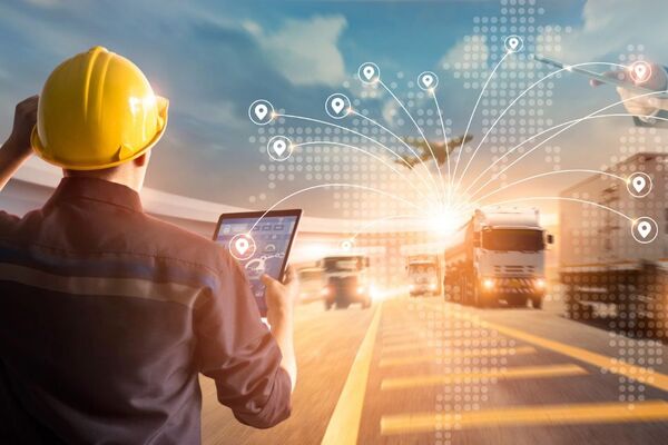 Vietnam accelerates industrial restructuring, targets major logistics hub