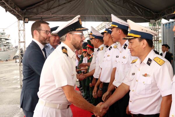 UK Royal Navy vessel pays friendly visit to Ho Chi Minh City