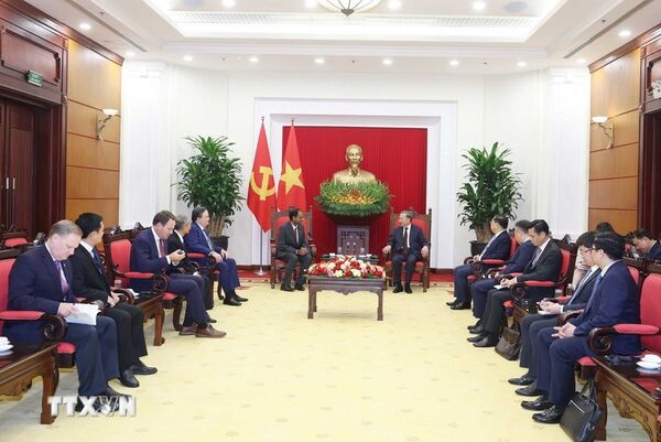 Party leader calls on US firm to increase investment in Vietnam