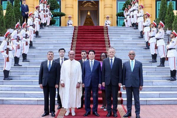 State leader welcomes newly-appointed foreign ambassadors to Vietnam