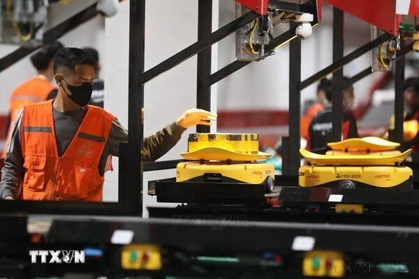 PM orders sweeping cuts to business conditions