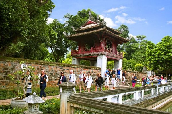 Vietnam's foreign tourist arrivals rise 21.5% in nine months