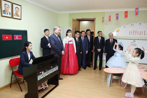 Party chief visits DPRK kindergarten