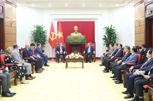 Party leader welcomes Murphy Oil’s expansion plan in Vietnam