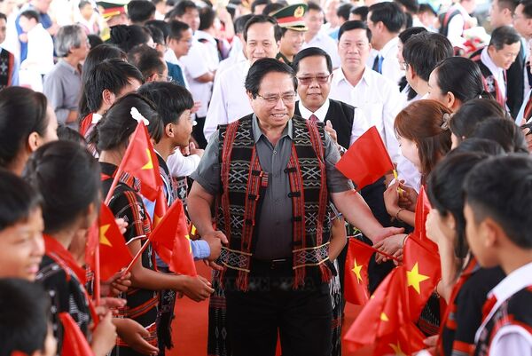 PM attends ground-breaking ceremony for school in Da Nang’s border commune
