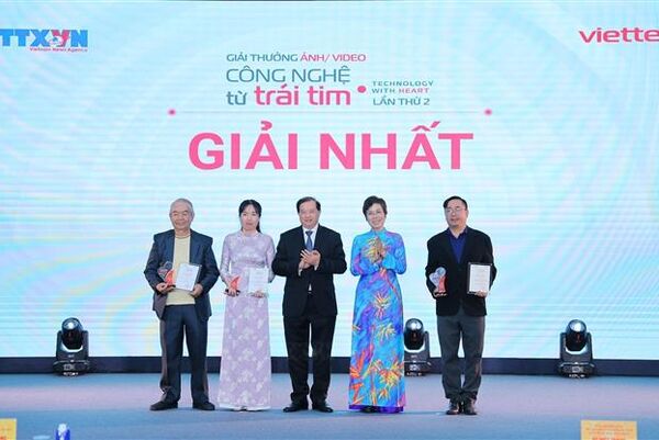 Second Photo and Video Award “Technology with heart” honours 32 works