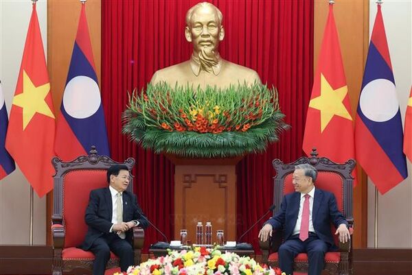 Party General Secretary hosts top Lao leader
