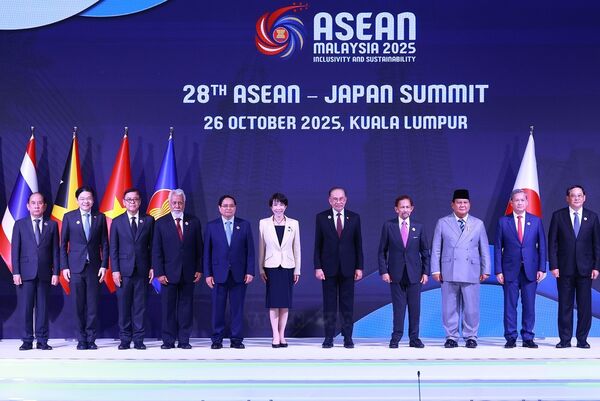 PM attends 28th ASEAN–Japan Summit