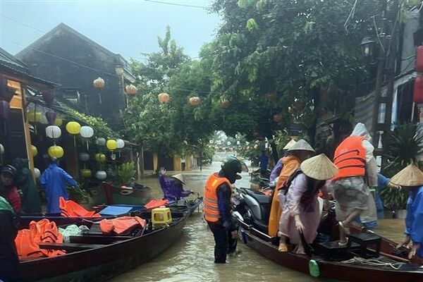 Hoi An ancient town submerged under floodwaters