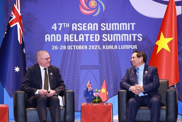 Vietnamese PM meets with Australian counterpart, Russian Deputy PM in Kuala Lumpur