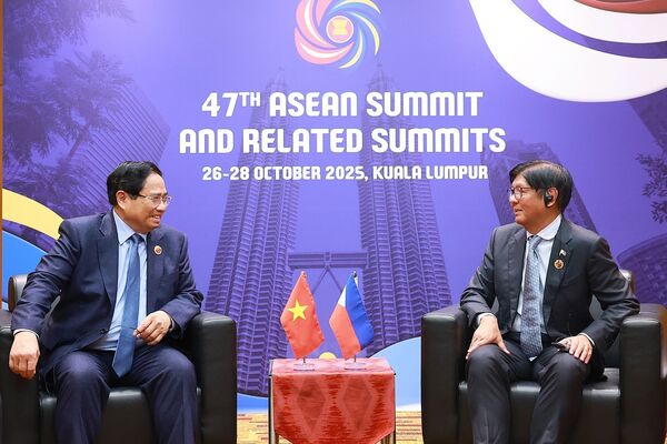 Vietnam’s Prime Minister meets with Philippine, Thai leaders on ASEAN Summit sidelines