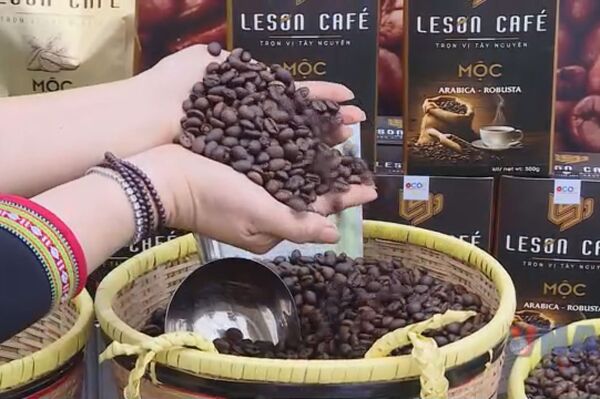 Vietnam Golden Autumn Fair 2025 impresses visitors, enterprises