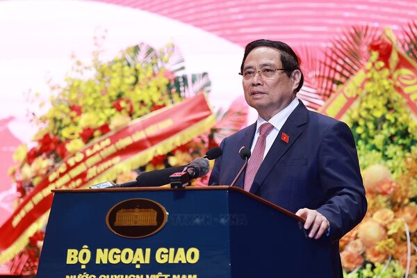 PM urges diplomatic sector to revamp approach to international relations