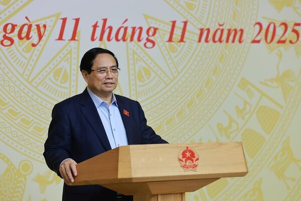 PM demands tighter rules for social housing push