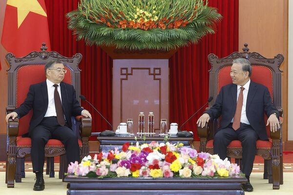 Party chief receives Head of Communist Party of China Central Committee's Publicity Department