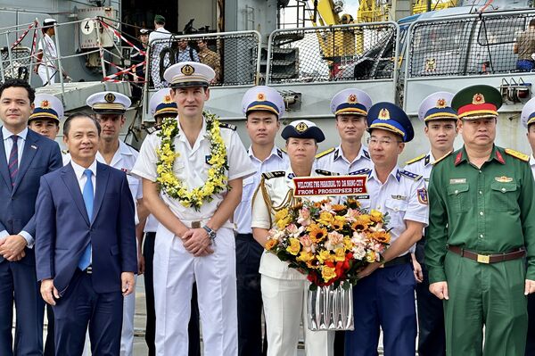 Da Nang welcomes French Navy ship on goodwill visit