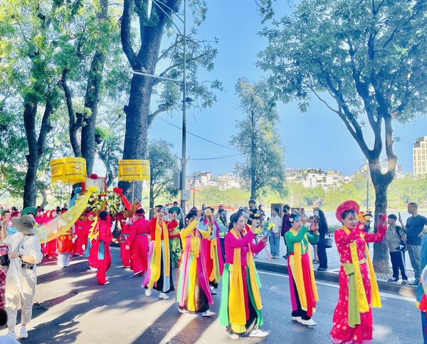 Hanoi Tourism Ao Dai Festival spreads love for heritage