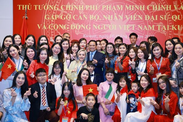 Vietnamese community in Kuwait actively contributes to national development: PM
