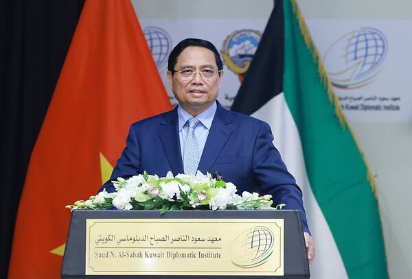 PM outlines Vietnam’s development vision, strategic ties with Kuwait in policy address