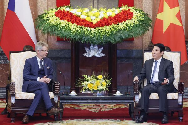 Vietnam vows to advance strategic partnership with Czech Republic