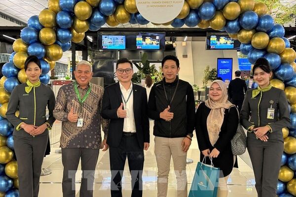 Vietnam Airlines launches first Jakarta-Hanoi direct flight