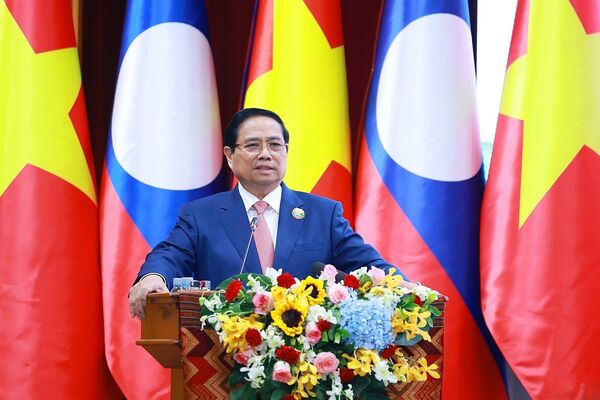 Vietnamese, Lao PMs co-chair investment promotion conference
