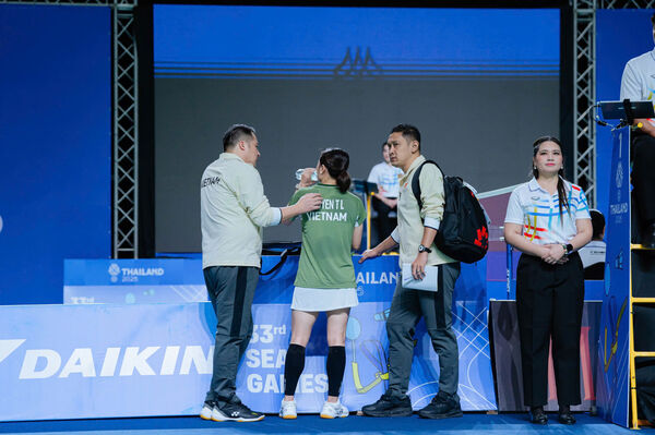 <b>Nhật ký SEA Games 33 ngày 7/12: Cầu lông Việt Nam hụt tấm huy chương nội dung đồng đội nữ</b>