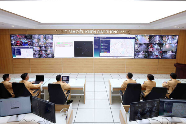 Smart traffic control centre officially launched in Hanoi