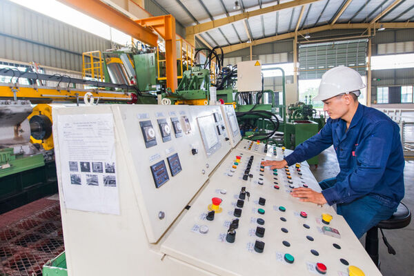 Vietnam’s economy accelerates toward year-end growth target