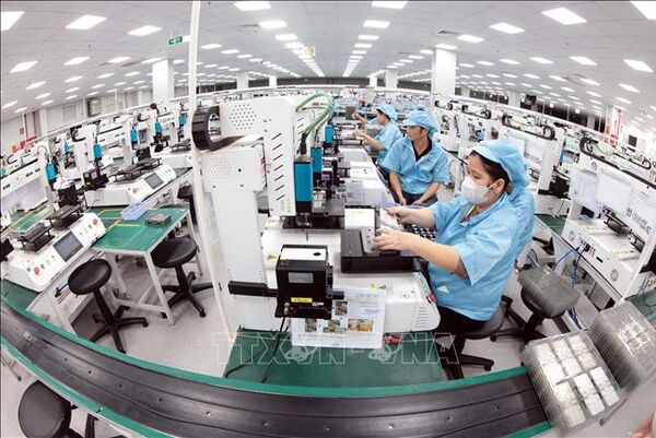 Tiêu điểm kinh tế tháng 12: Doanh nghiệp Việt vượt sóng 2025, tìm đà tăng trưởng
mới