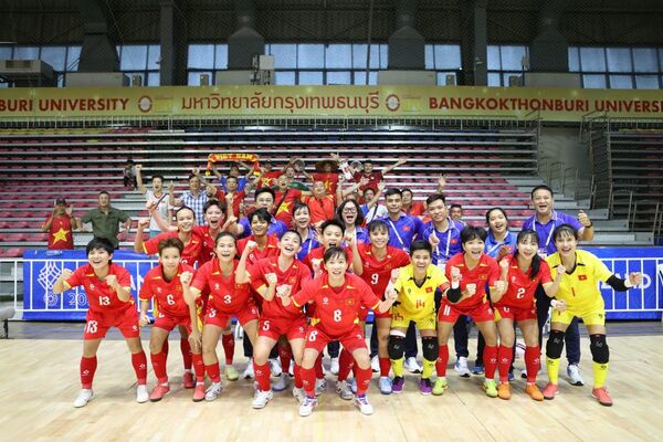 <b>Tuyển futsal nữ Việt Nam lọt Top 4 đội xuất sắc nhất thế giới</b>