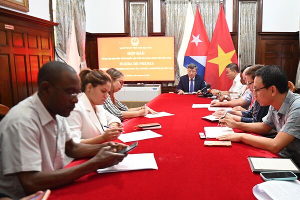 Information on 14th National Party Congress shared with Cuban media