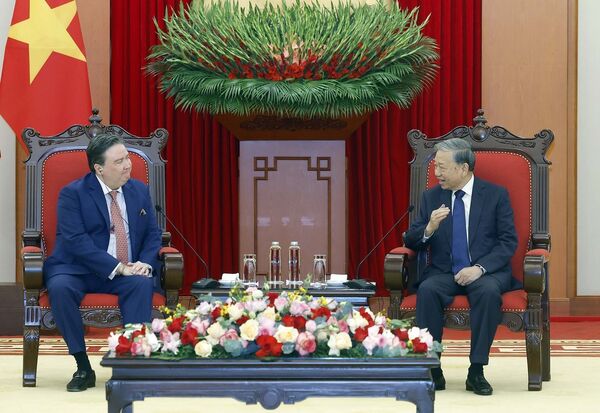 Party leader receives outgoing US Ambassador