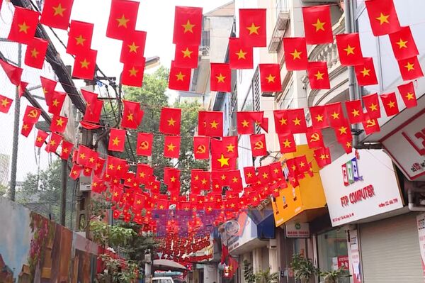 “Happiness alley” in Hanoi