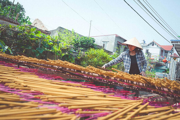 Hung Yen preserves traditional craft of aromatic incense making