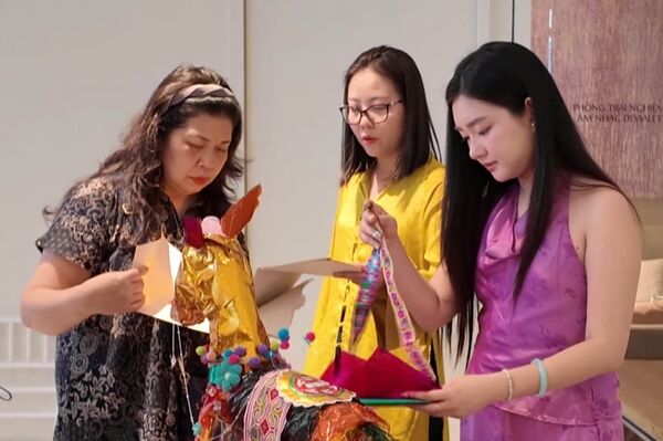 Horse-themed workshops add festive flair ahead of Tet