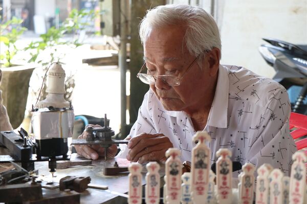 Preserving memories of old Tet through traditional craft of xam huong