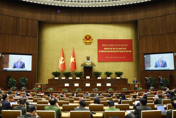National conference held to disseminate, implement Party Congress’s resolution