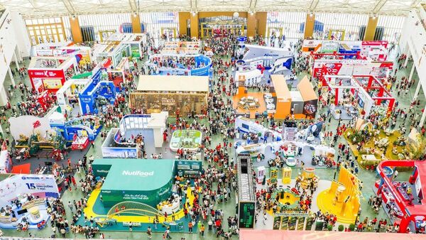 Spring Fair – Where Tet goods from across Vietnam come together