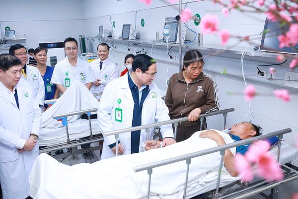 PM extends best wishes to doctors, patients on Tet occasion