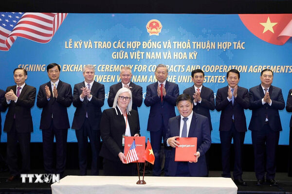 Party chief witnesses signing, exchange of Vietnam–US contracts, cooperation agreements