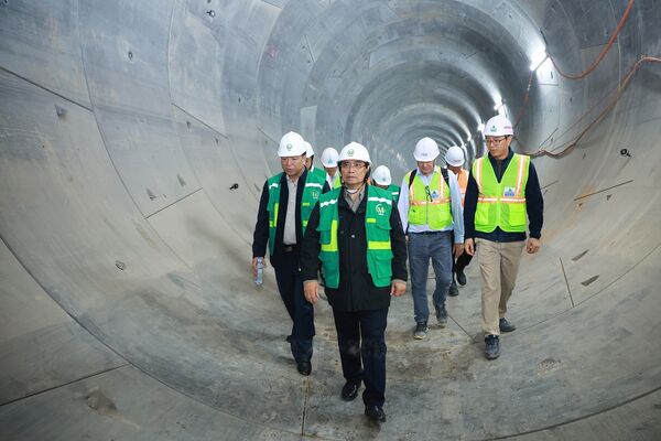 PM requests planning railway sector with over-100-year vision