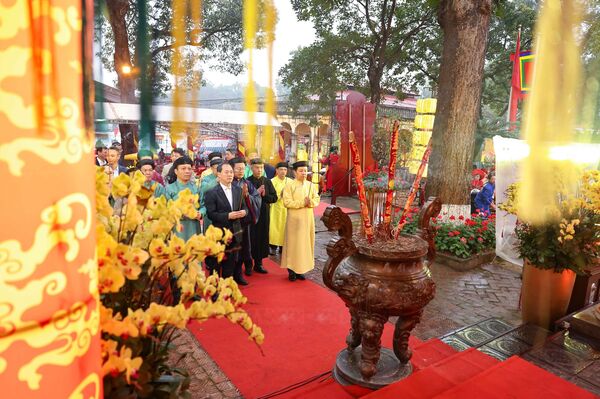 Spring ritual at Thang Long Imperial Citadel preserves national heritage